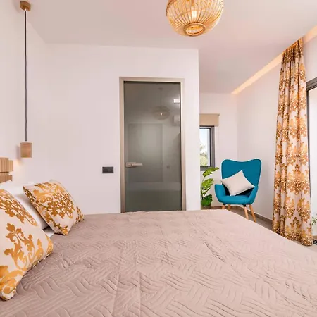 Halakas By Καταστάρι